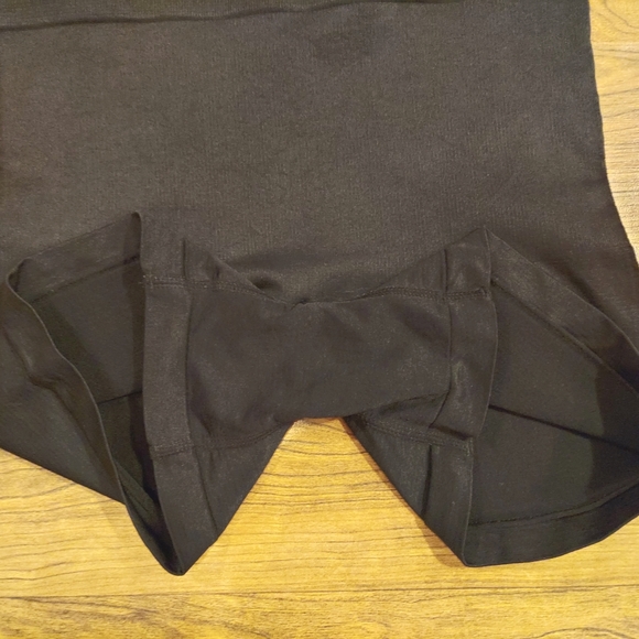 NWOT- AWESOME SKINNY GIRL BLACK SMOOTHERS & SHAPERS BOY SHORTS - Picture 5 of 10